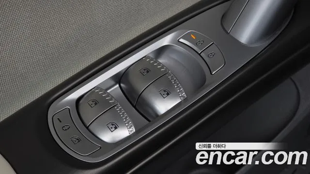 Genesis GV60 — Фото автомобиля 25