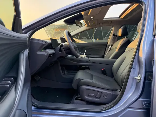 Nissan Nissan N6 2025 Mid Configuration — Фото автомобиля 12