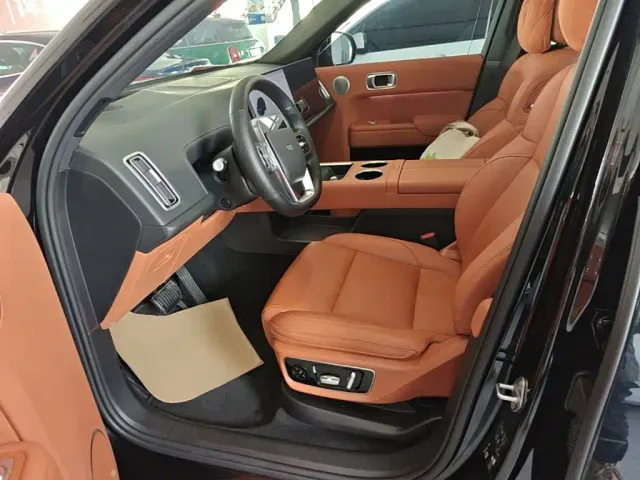 Li Auto L7 — Фото автомобиля 14
