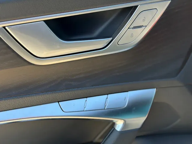 Audi A6L — Фото автомобиля 10