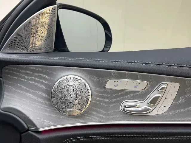 Mercedes-Benz E-Class — Фото автомобиля 16