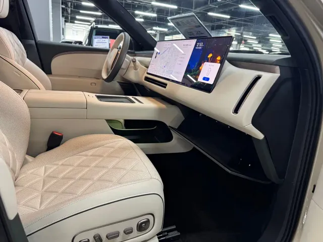 Li Auto L9 — Фото автомобиля 10