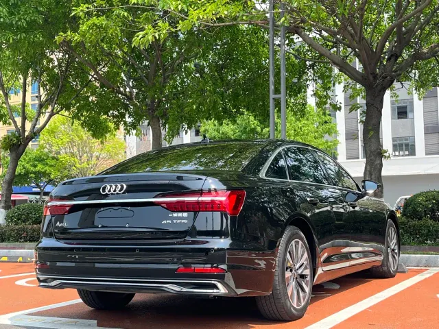 Audi A6L — Фото автомобиля 9