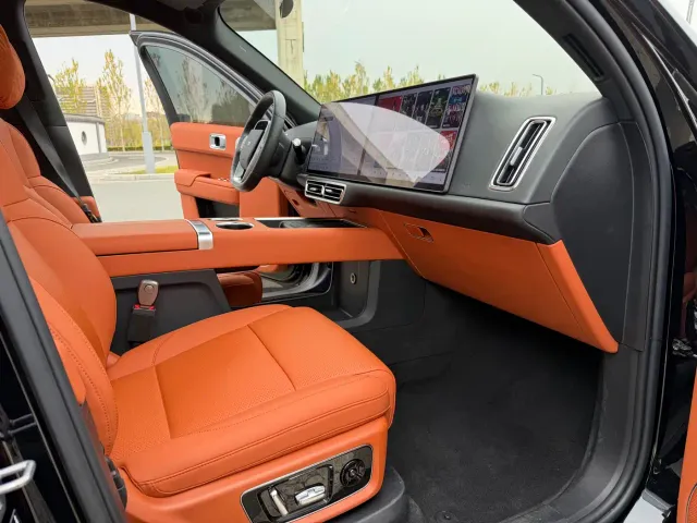 Li Auto L8 — Фото автомобиля 13