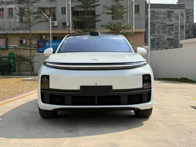 Li Auto L7 — Фото автомобиля 2