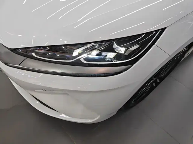 BYD Qin L — Фото автомобиля 23