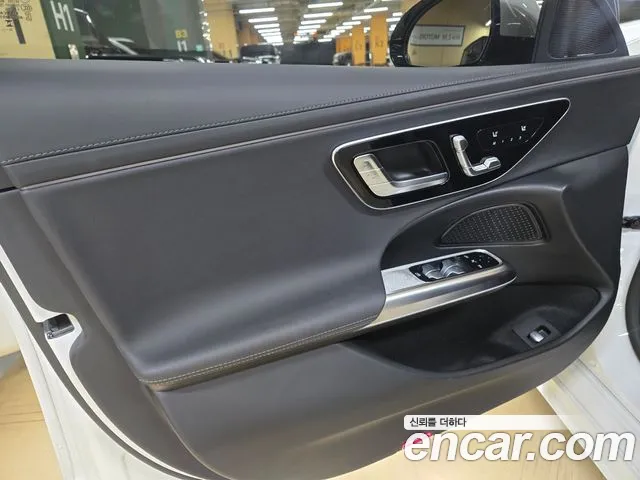 Mercedes-Benz E-Class — Фото автомобиля 8