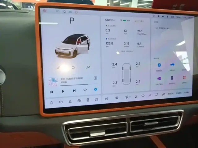 Li Auto L7 — Фото автомобиля 12