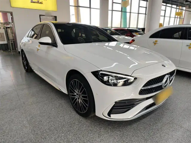 Mercedes-Benz C-Class — Фото автомобиля 3