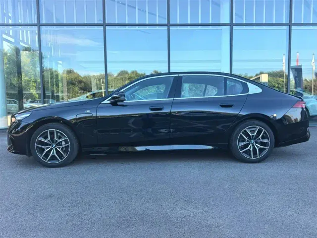 BMW i5 — Фото автомобиля 3