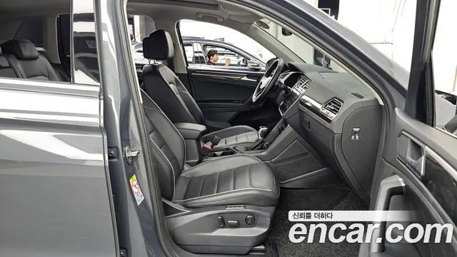 Volkswagen Tiguan Tiguan 2 поколение 2.0 TDI Prestige — Фото автомобиля 8