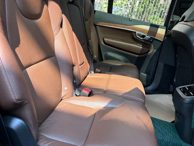 Volvo XC90 — Фото автомобиля 7