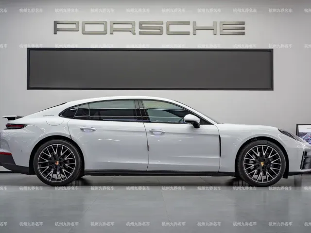 Porsche Panamera — Фото автомобиля 4