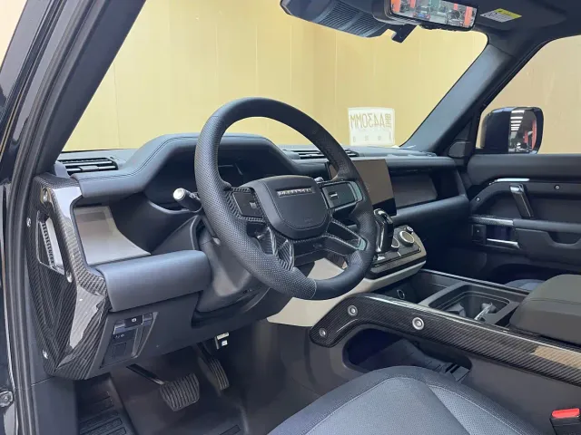 Land Rover Defender — Фото автомобиля 10