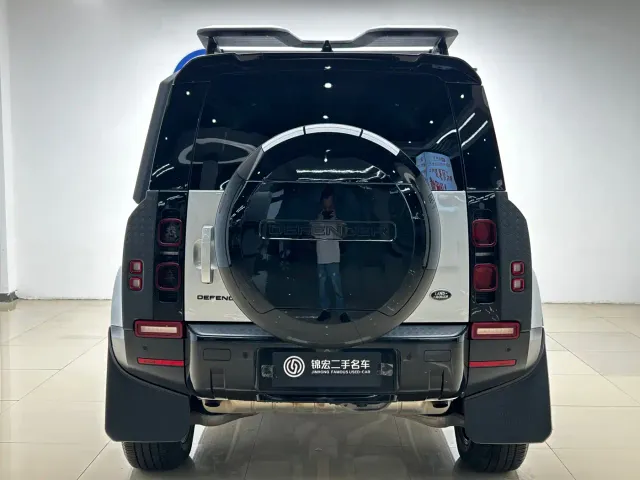 Land Rover Defender — Фото автомобиля 24