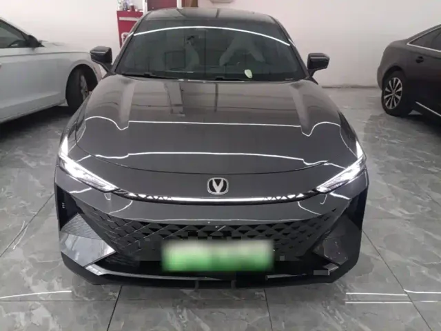 Changan UNI-V — Фото автомобиля 2
