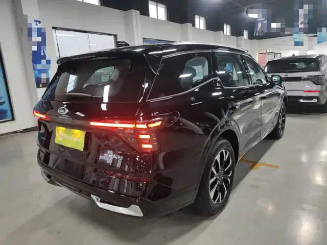 Ford Edge — Фото автомобиля 6