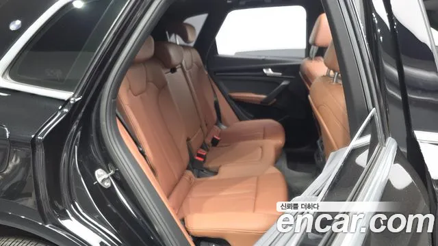 Audi Q5 FY — Фото автомобиля 11
