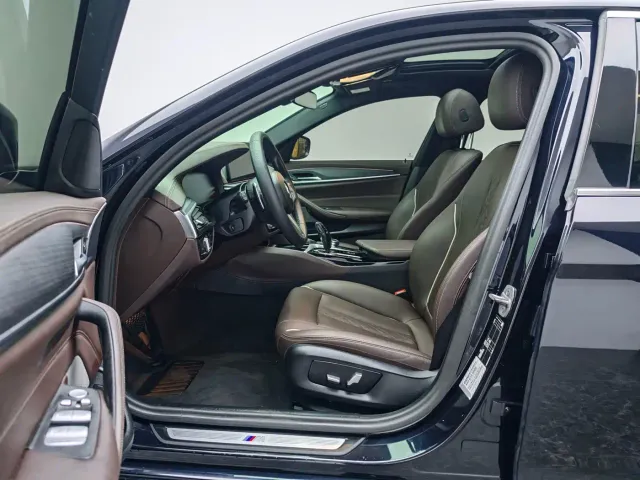 BMW 5 Series — Фото автомобиля 14
