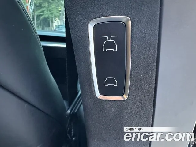 Tesla Model X — Фото автомобиля 3