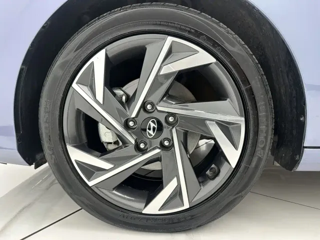 Hyundai Elantra — Фото автомобиля 12