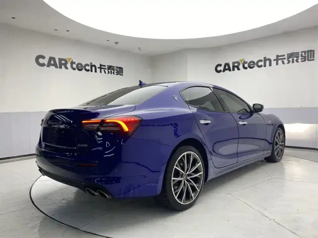 Maserati Ghibli — Фото автомобиля 5