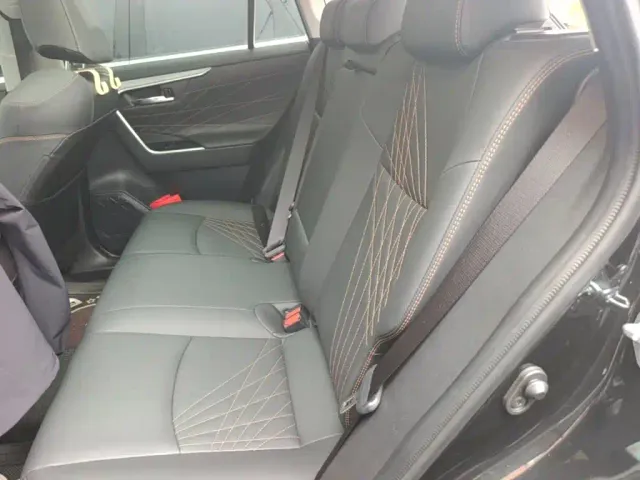 Toyota RAV4 — Фото автомобиля 16