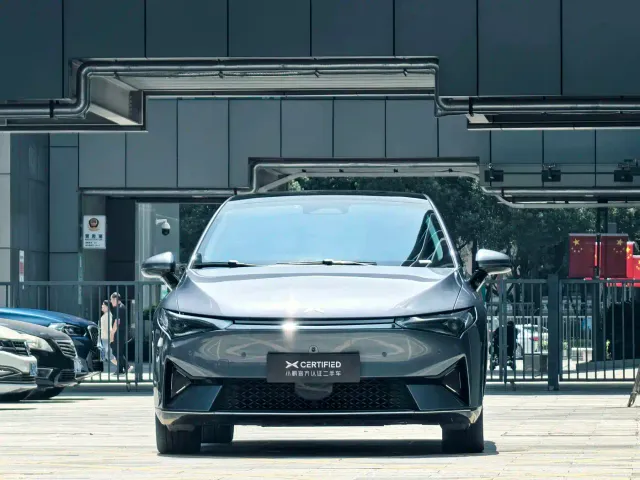 Xpeng P5 — Фото автомобиля 2