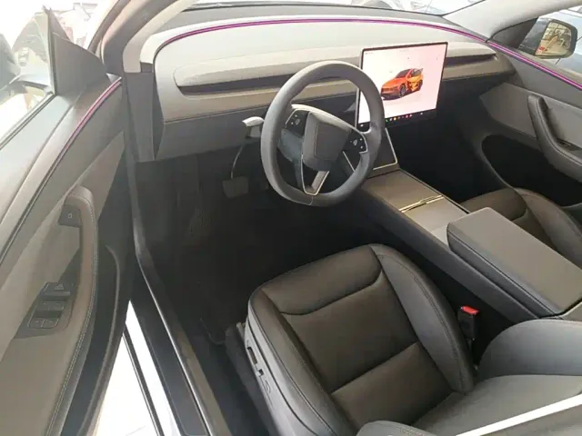 Tesla Model Y — Фото автомобиля 15