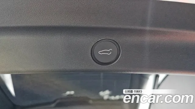 Tesla Model Y — Фото автомобиля 28