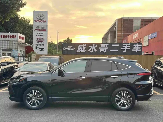 Toyota Harrier — Фото автомобиля 4