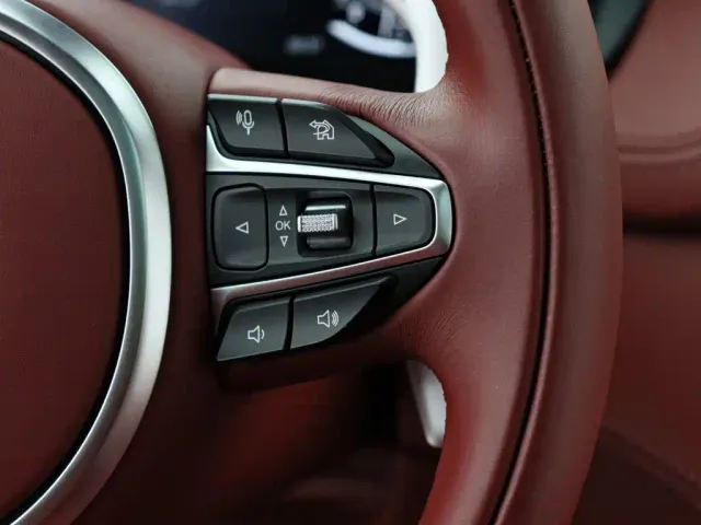 Aston Martin DBX — Фото автомобиля 17