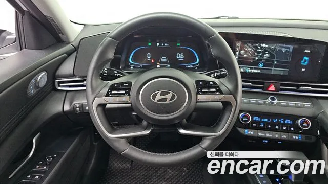 Hyundai Avante CN7 — Фото автомобиля 13