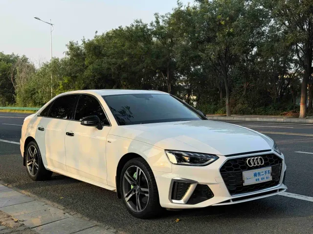 Audi A4L — Фото автомобиля 3