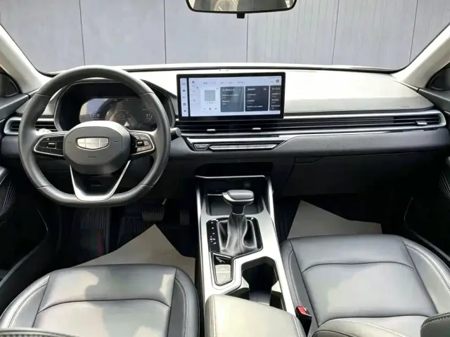 Geely Emgrand — Фото автомобиля 4