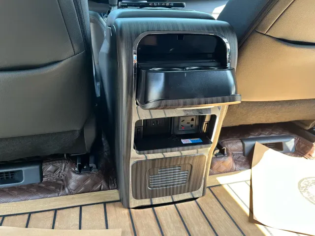 Toyota Sienna — Фото автомобиля 14