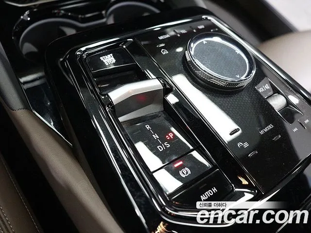 BMW 5 Series G60 — Фото автомобиля 9