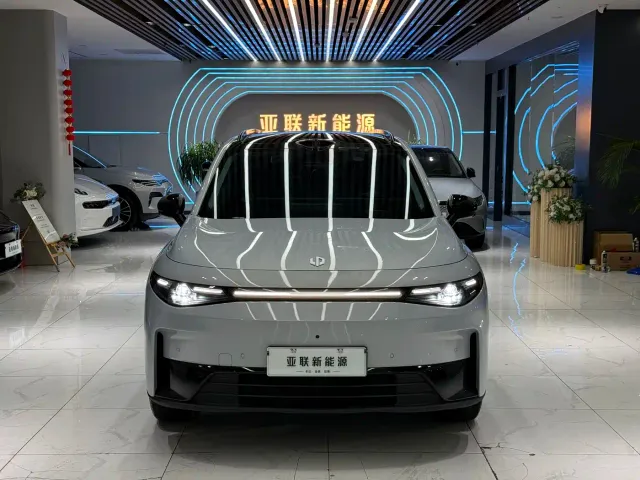 Leapmotor Leapmotor C16 2026 Model Year EV 630 LiDAR Premium Edition 6-Seater — Фото автомобиля 2