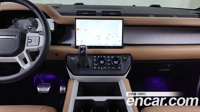 Land Rover Defender — Фото автомобиля 14