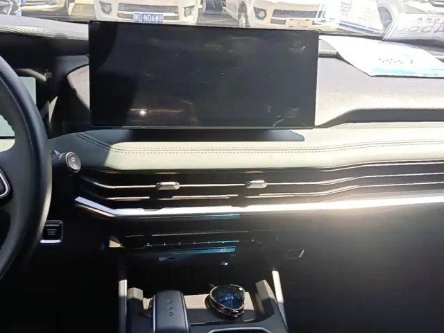 Geely Haoyue L — Фото автомобиля 4