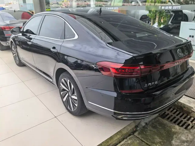 Volkswagen Passat — Фото автомобиля 8