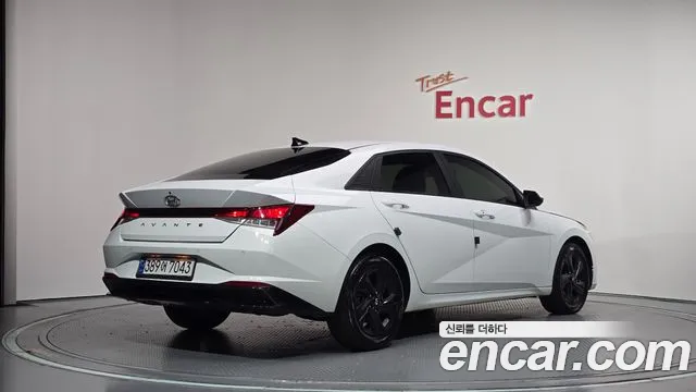 Hyundai Avante CN7 — Фото автомобиля 2