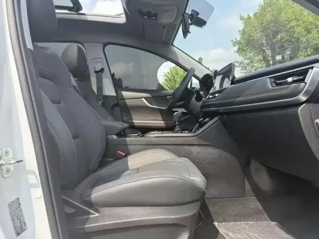 Chery Tiggo 8 — Фото автомобиля 15