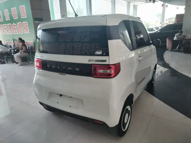 Wuling Hongguang Mini EV — Фото автомобиля 13