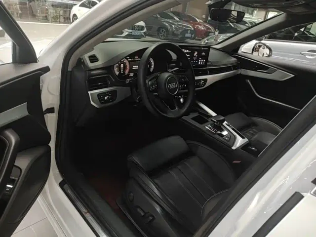 Audi A4L — Фото автомобиля 15