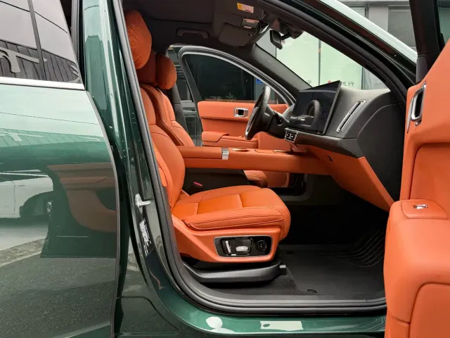 Li Auto L7 — Фото автомобиля 10