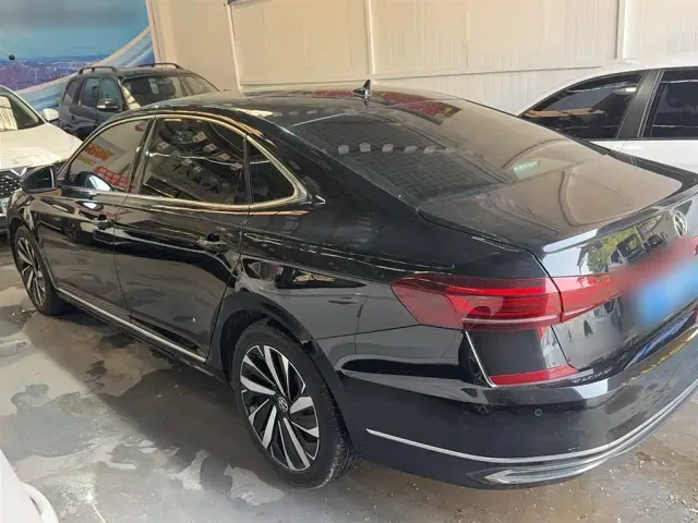 Volkswagen Passat — Фото автомобиля 11