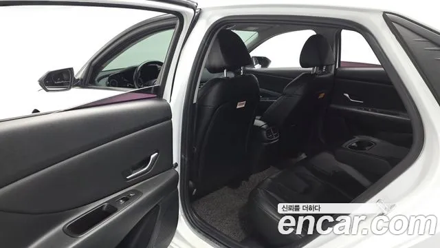 Hyundai Avante CN7 — Фото автомобиля 16