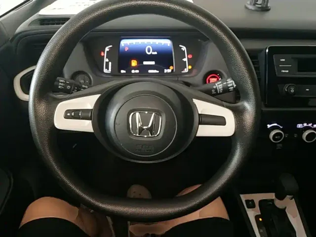 Honda Fit — Фото автомобиля 10