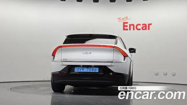 Фотография автомобиля — Kia EV6